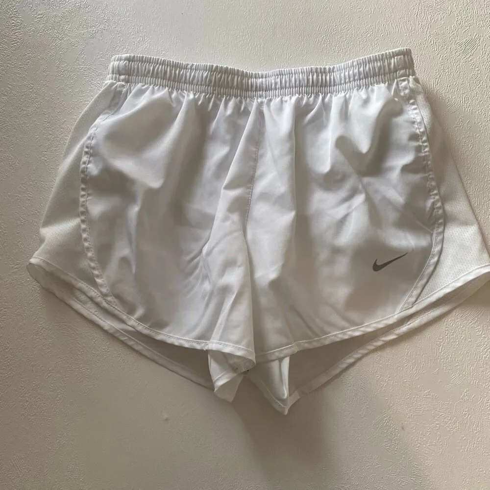 Nike Dri-Fit White Running Shorts Women’s Medium | Athletic Training Gym Activew